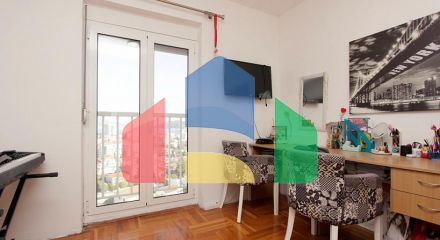 Bright apartment in Budva
