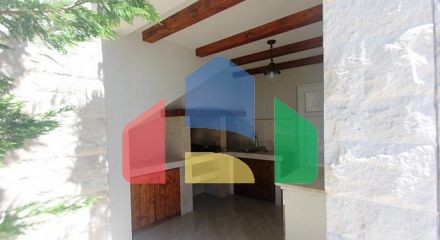 Вилла с бассейном в Будве