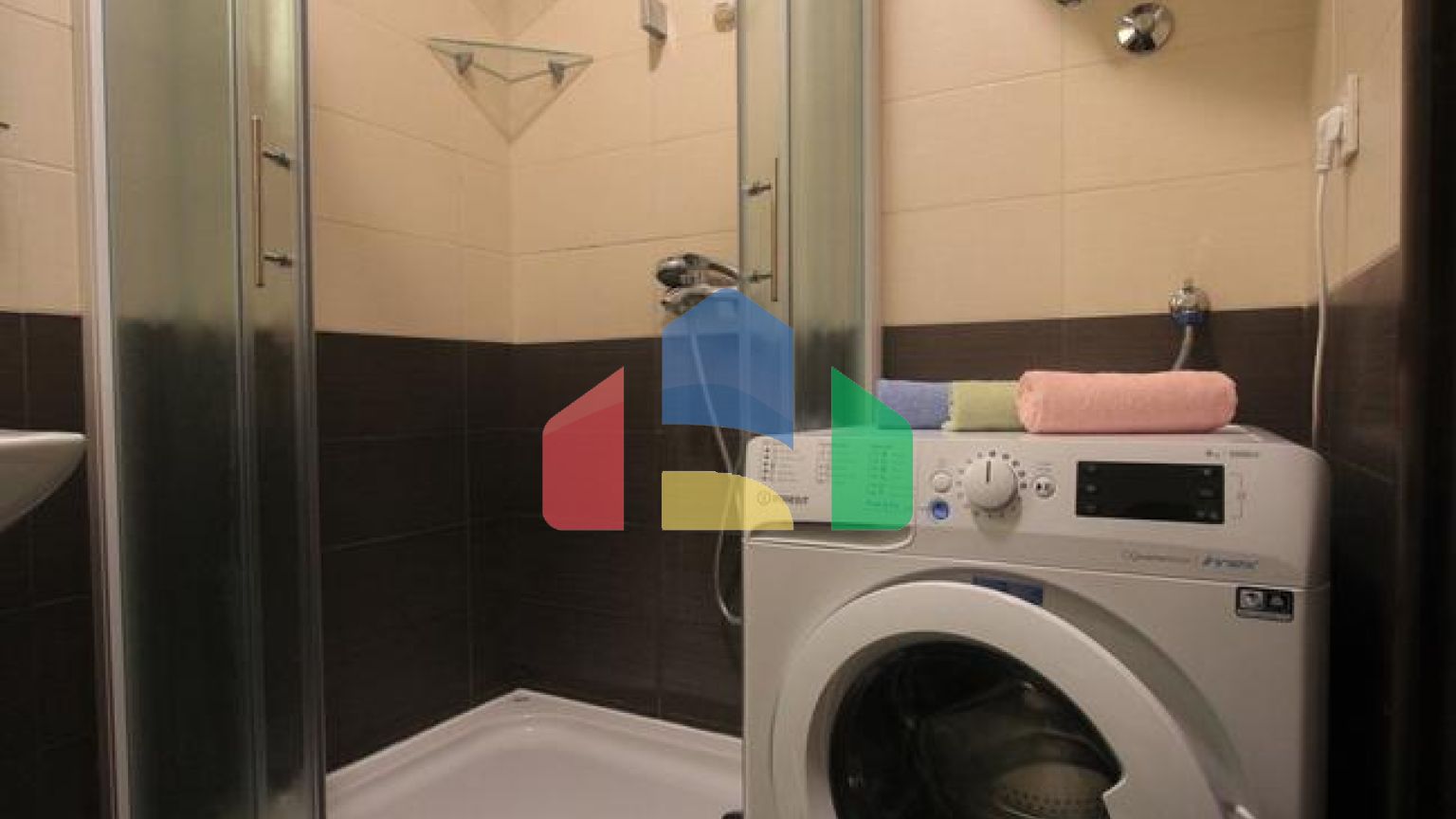 Меблированная квартира с тремя спальнями в Будве