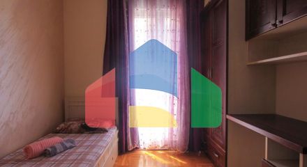 Меблированная квартира с тремя спальнями в Будве