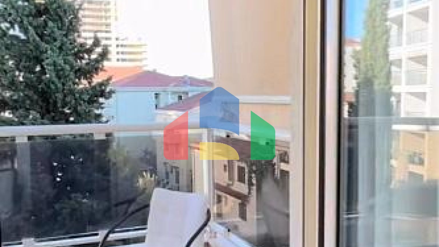 Продаётся двухкомнатная квартира в центре Будвы