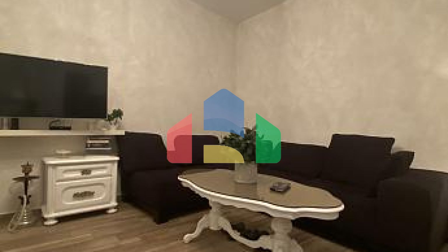 Продаётся двухкомнатная квартира в центре Будвы