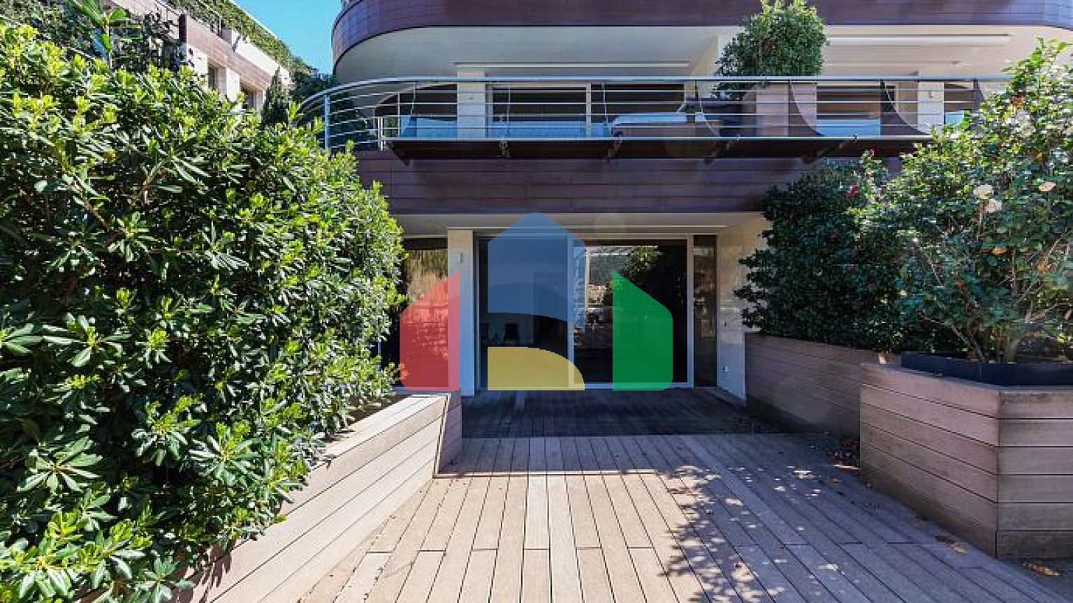 Элитная вилла 155 м² на первой линии в Будве