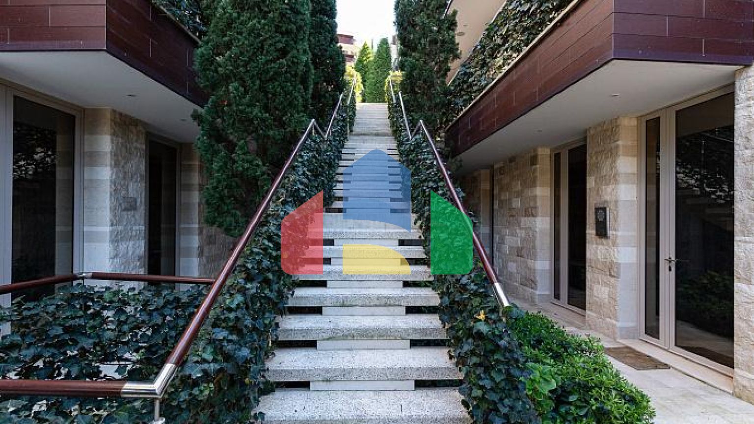 Элитная вилла 155 м² на первой линии в Будве