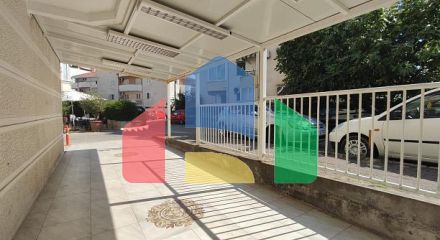 Commercial space with a terrace in Budva