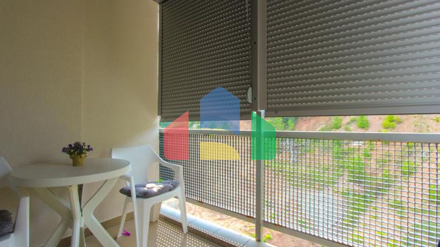 Две квартиры с двумя спальными комнатами в Будве в тихом месте