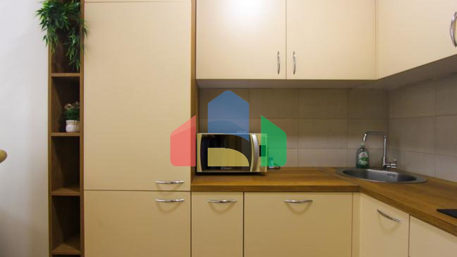 Две квартиры с двумя спальными комнатами в Будве в тихом месте