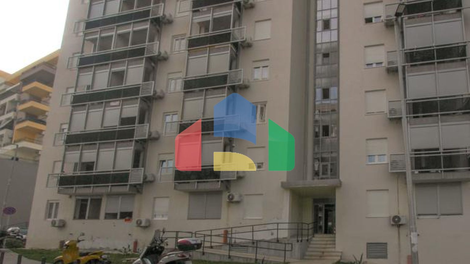 Две квартиры с двумя спальными комнатами в Будве в тихом месте