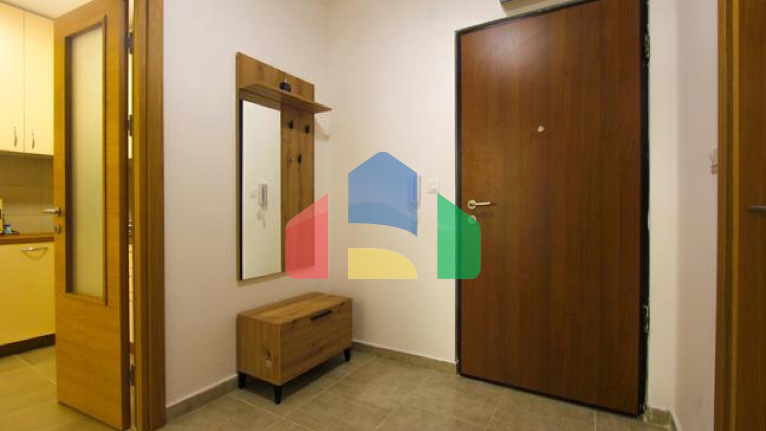 Две квартиры с двумя спальными комнатами в Будве в тихом месте