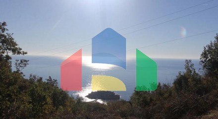 A plot with sea view in Budva