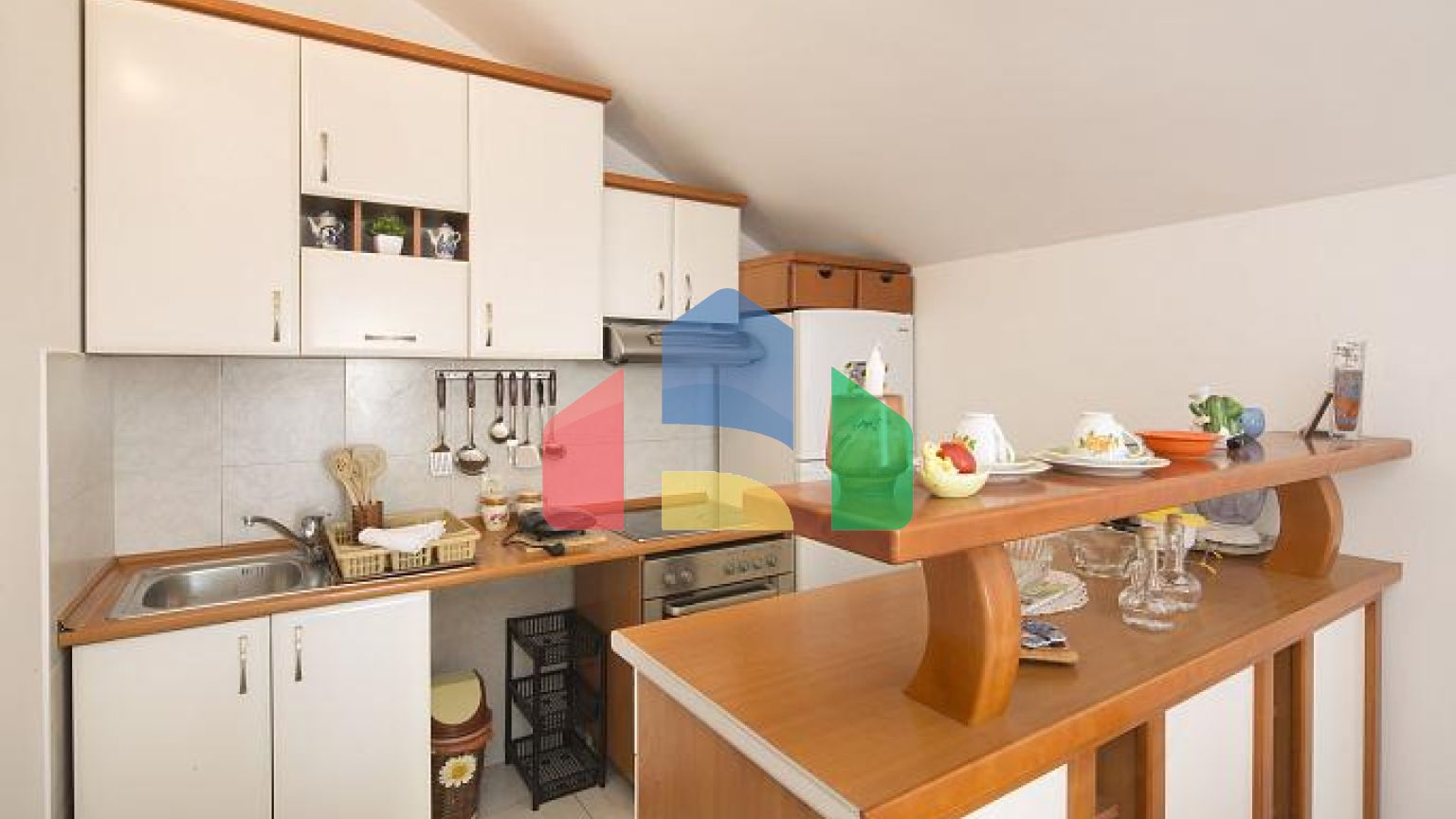 Просторный дом в Будве