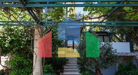 Просторный дом в Будве