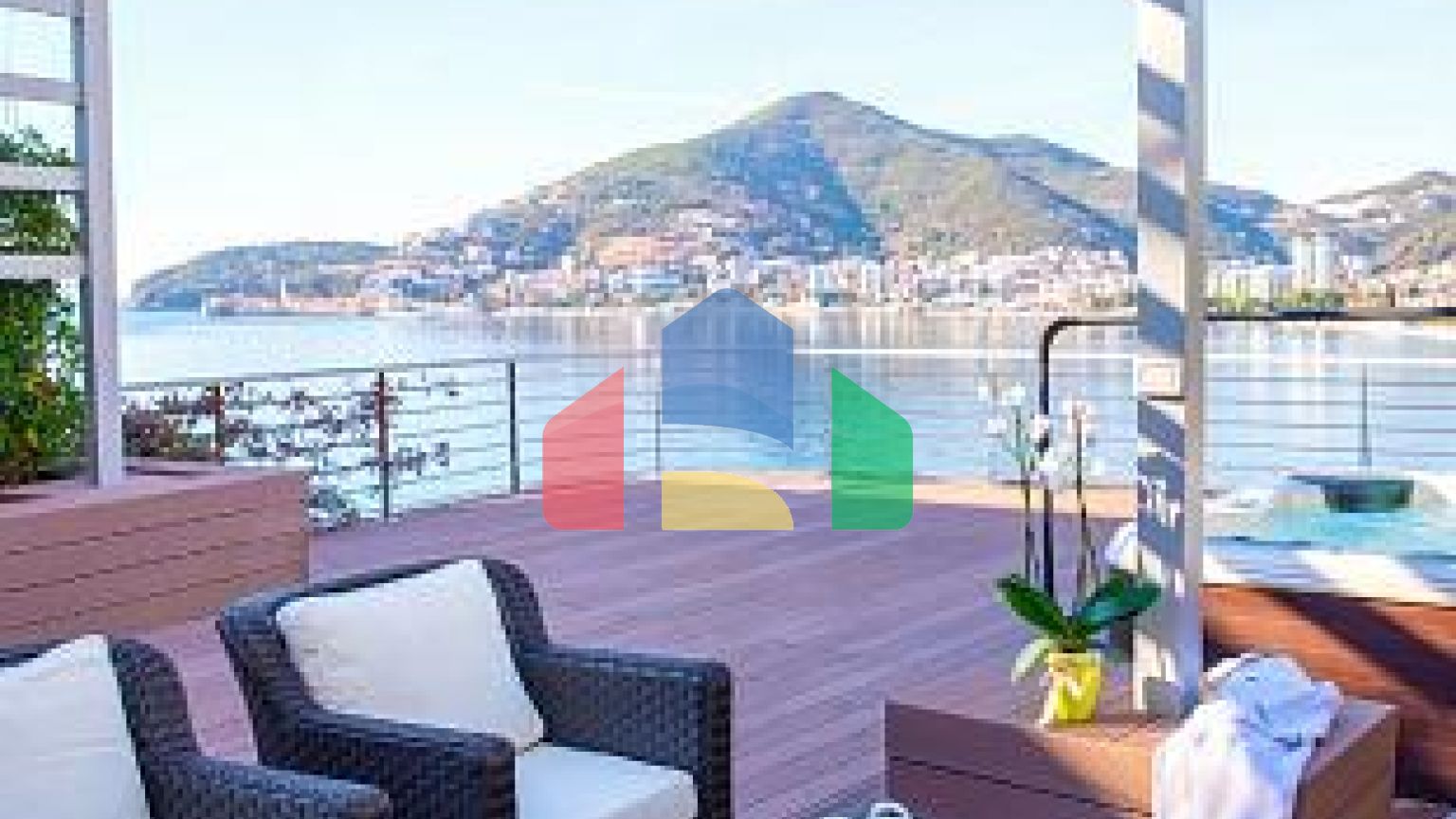 Двухкомнатная квартира в комплексе на берегу моря