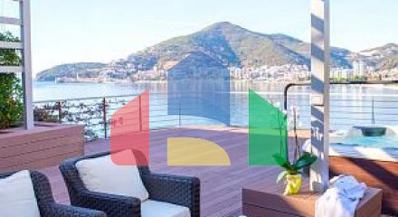 Двухкомнатная квартира в комплексе на берегу моря