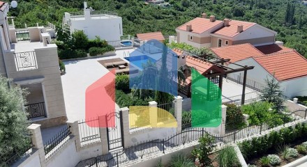 Villa with pool in Blizikuce