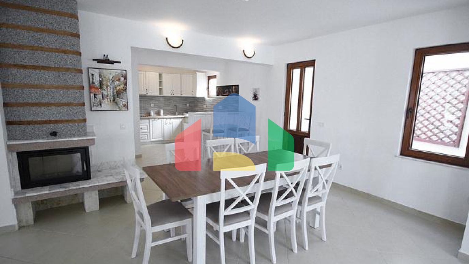 Вилла с бассейном в Близикуче