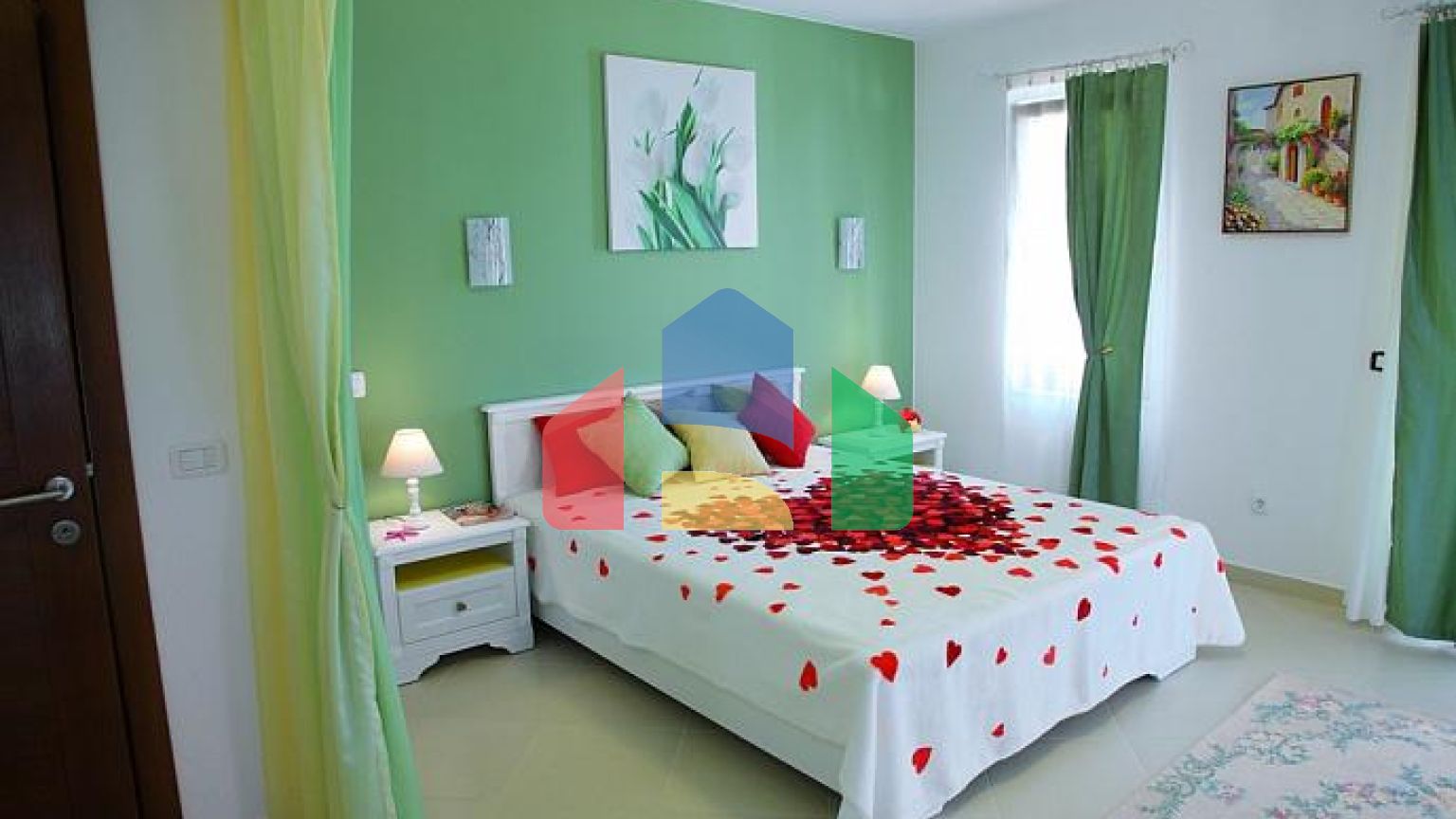 Вилла с бассейном в Близикуче