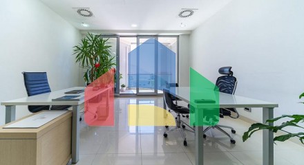 Современное офисное помещение в TQ Plaza Budva с видом на море