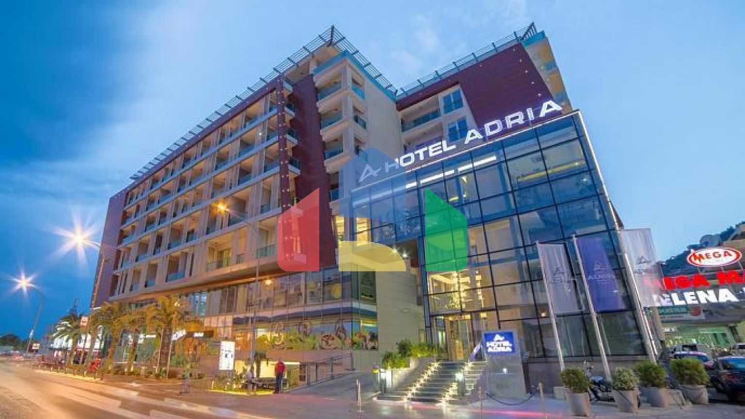 Современное офисное помещение в TQ Plaza Budva с видом на море