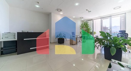Современное офисное помещение в TQ Plaza Budva с видом на море