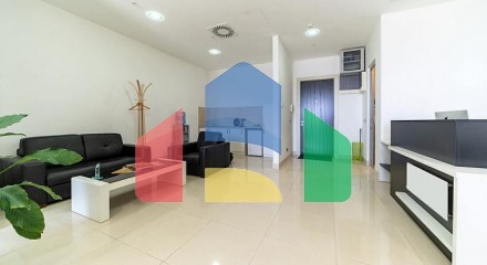 Современное офисное помещение в TQ Plaza Budva с видом на море