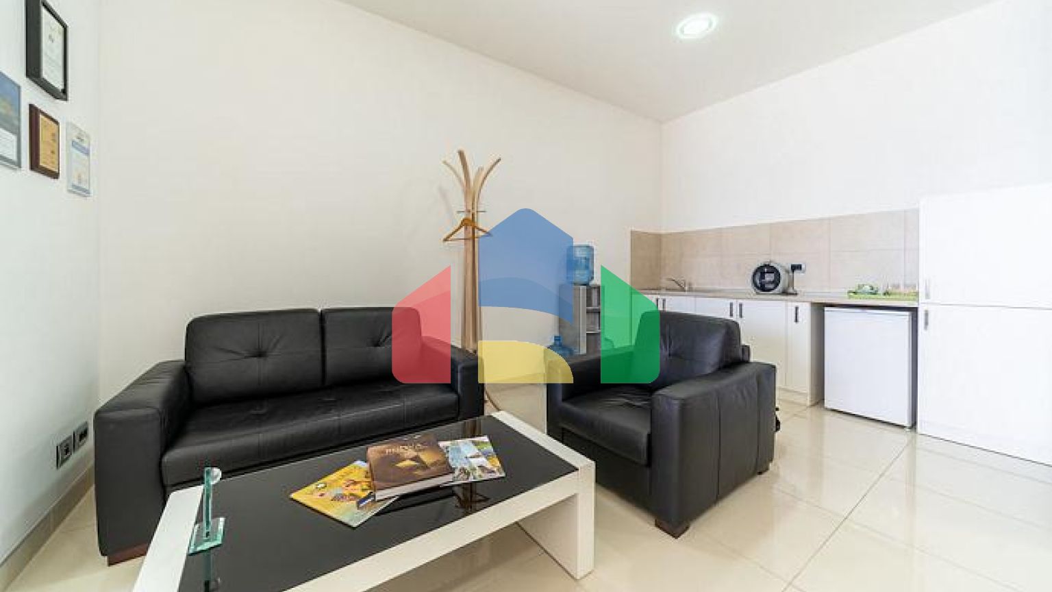 Современное офисное помещение в TQ Plaza Budva с видом на море