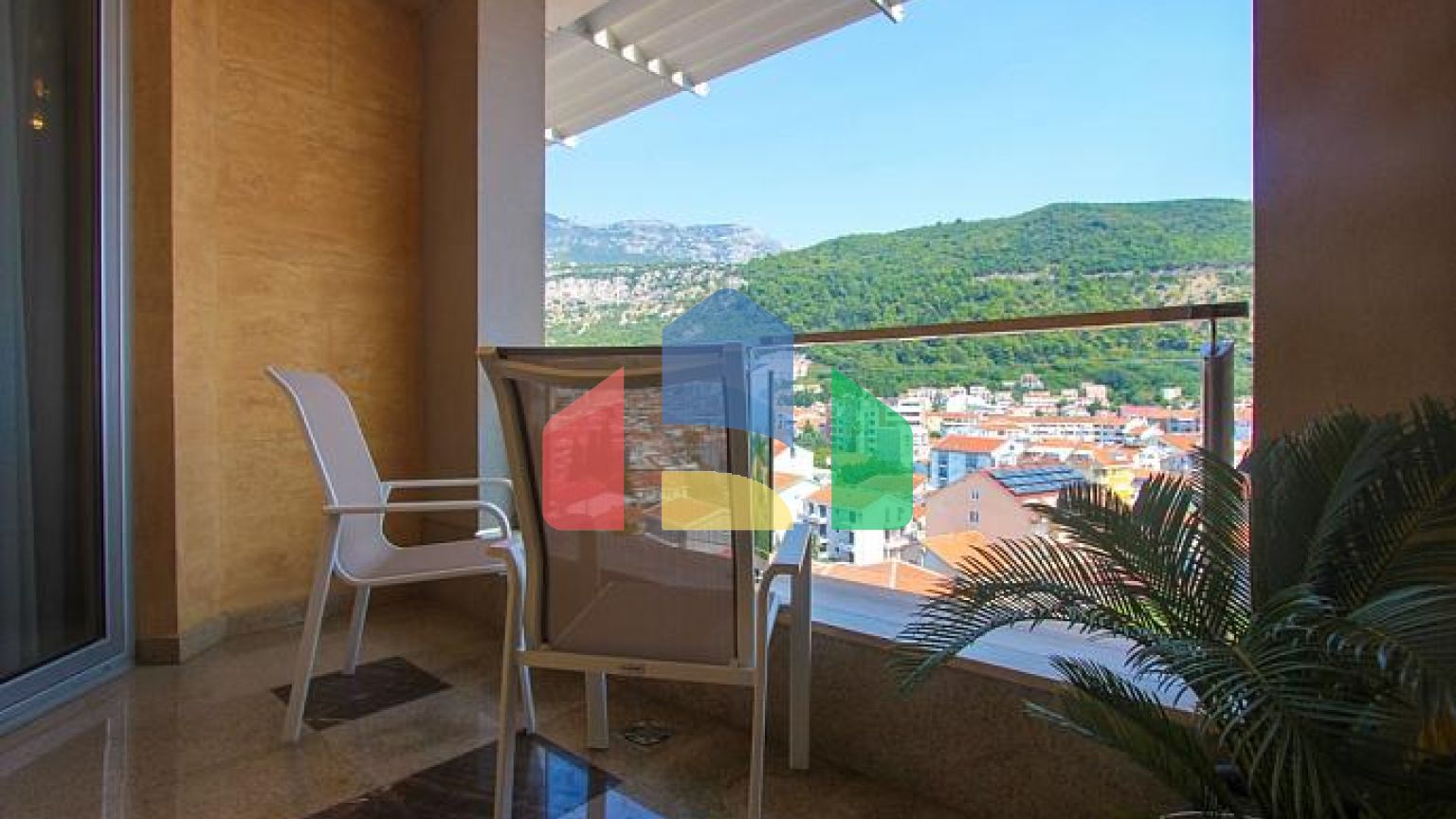 Просторные квартиры в центре Будвы