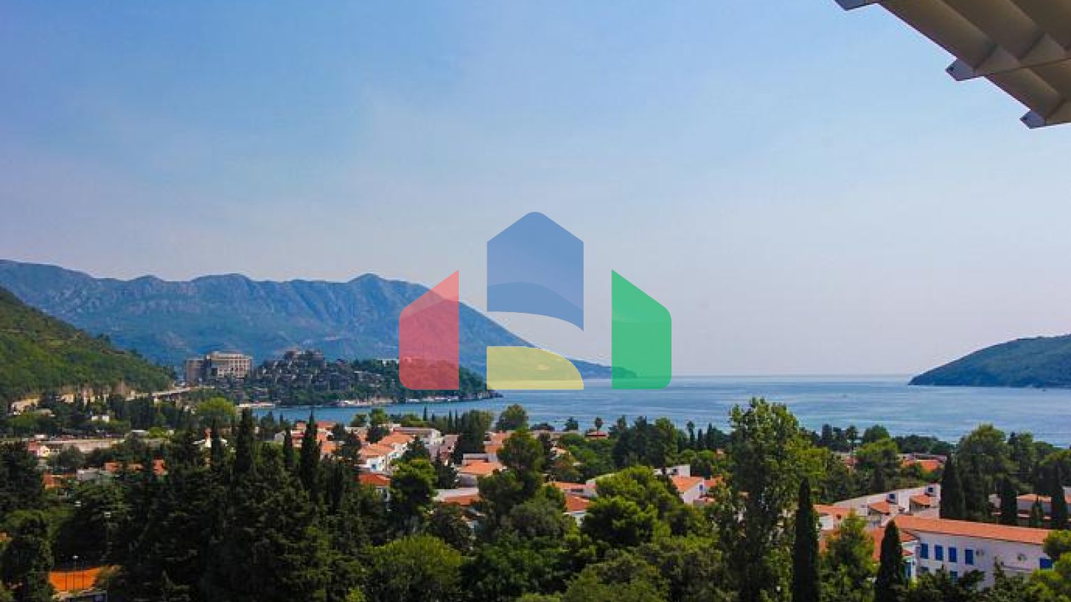 Просторные квартиры в центре Будвы