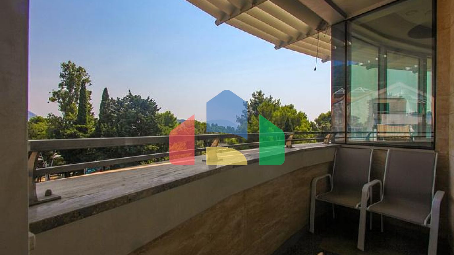 Просторные квартиры в центре Будвы