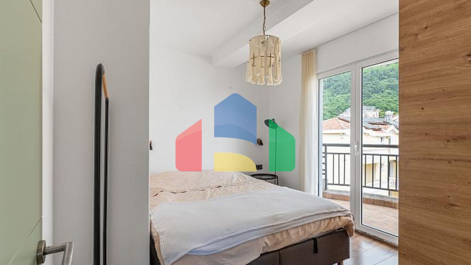 Современная однокомнатная квартира в городской среде – Идеально для комфортного проживания