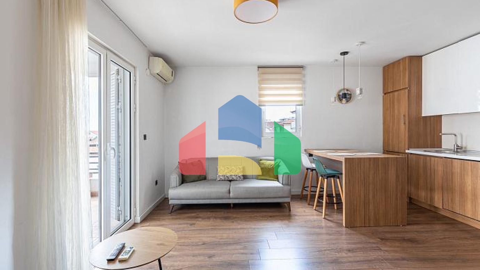 Современная однокомнатная квартира в городской среде – Идеально для комфортного проживания