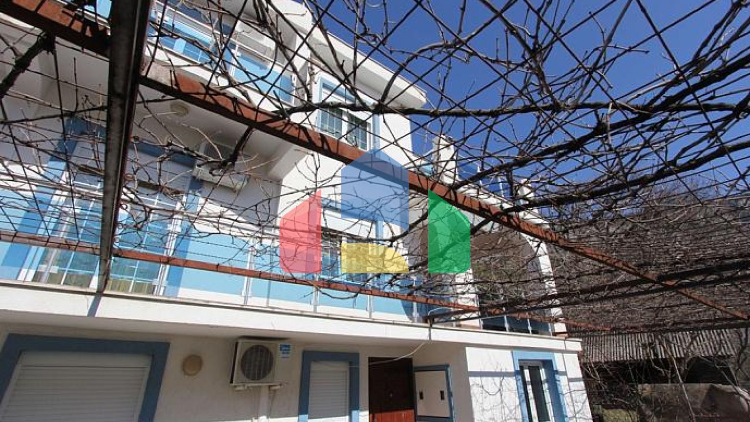 Таунхаус в Будве