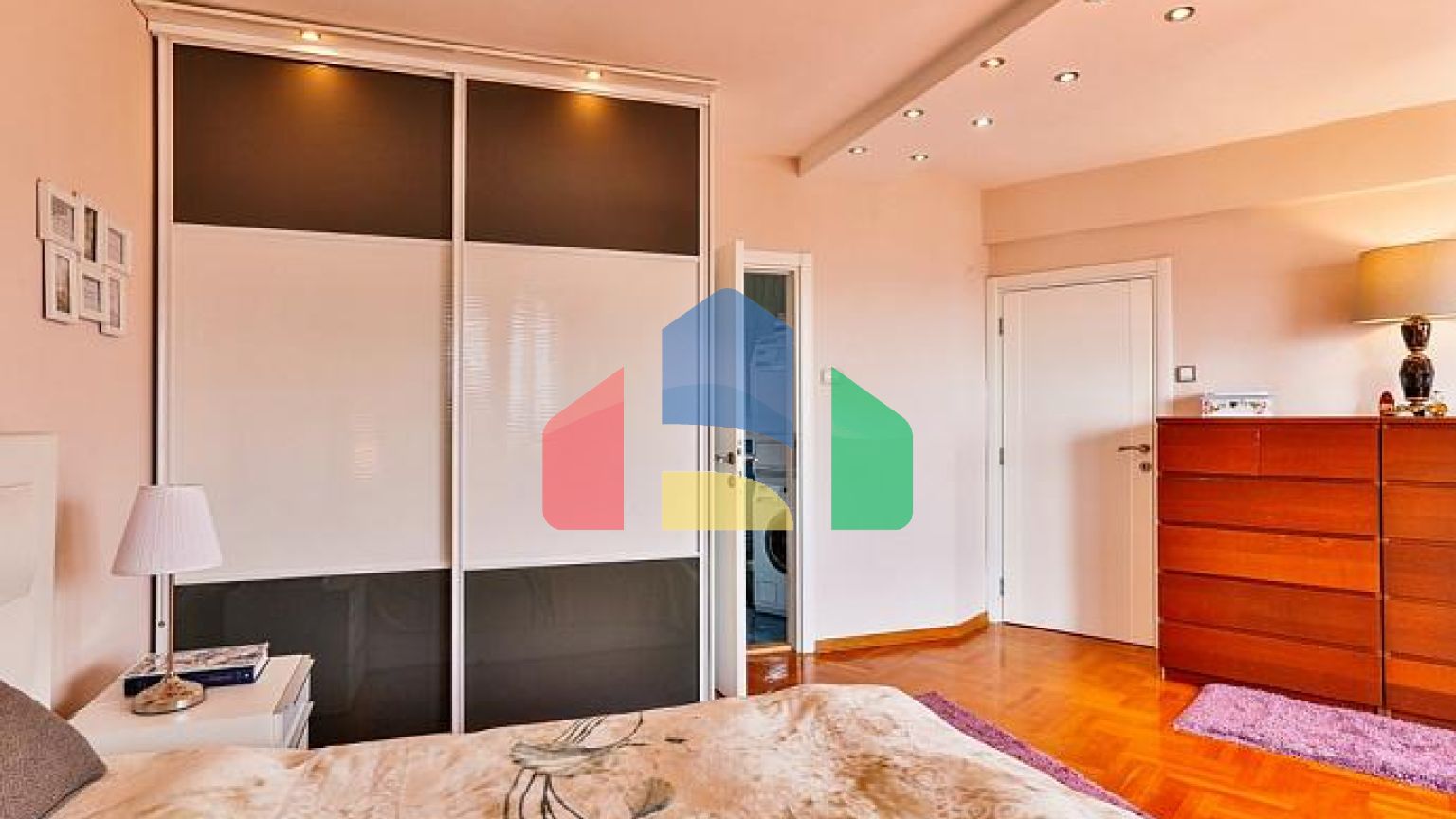 Роскошная квартира-дюплекс в Будве