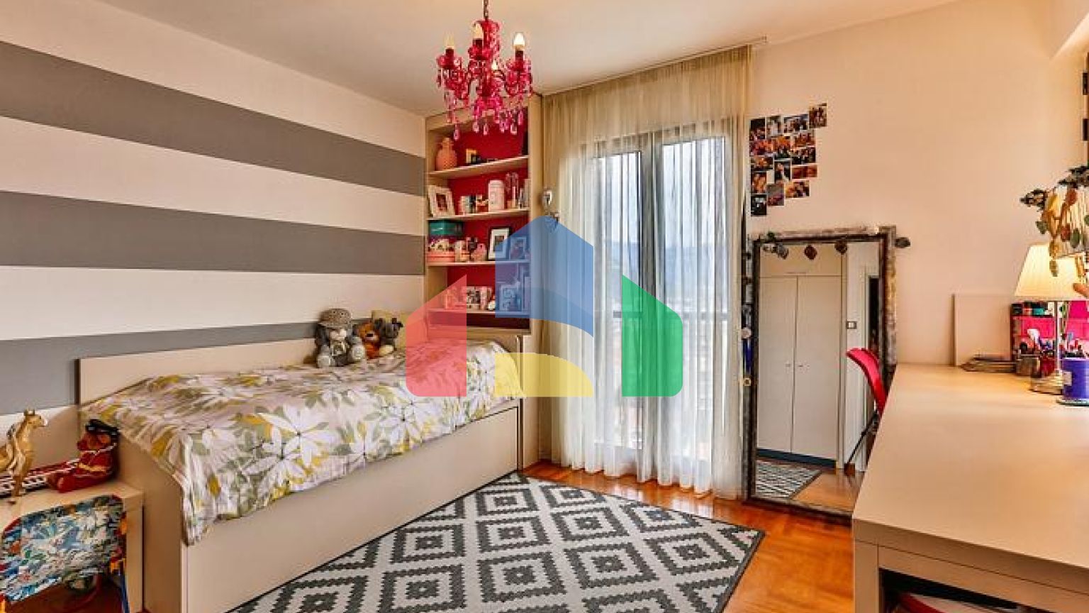 Роскошная квартира-дюплекс в Будве