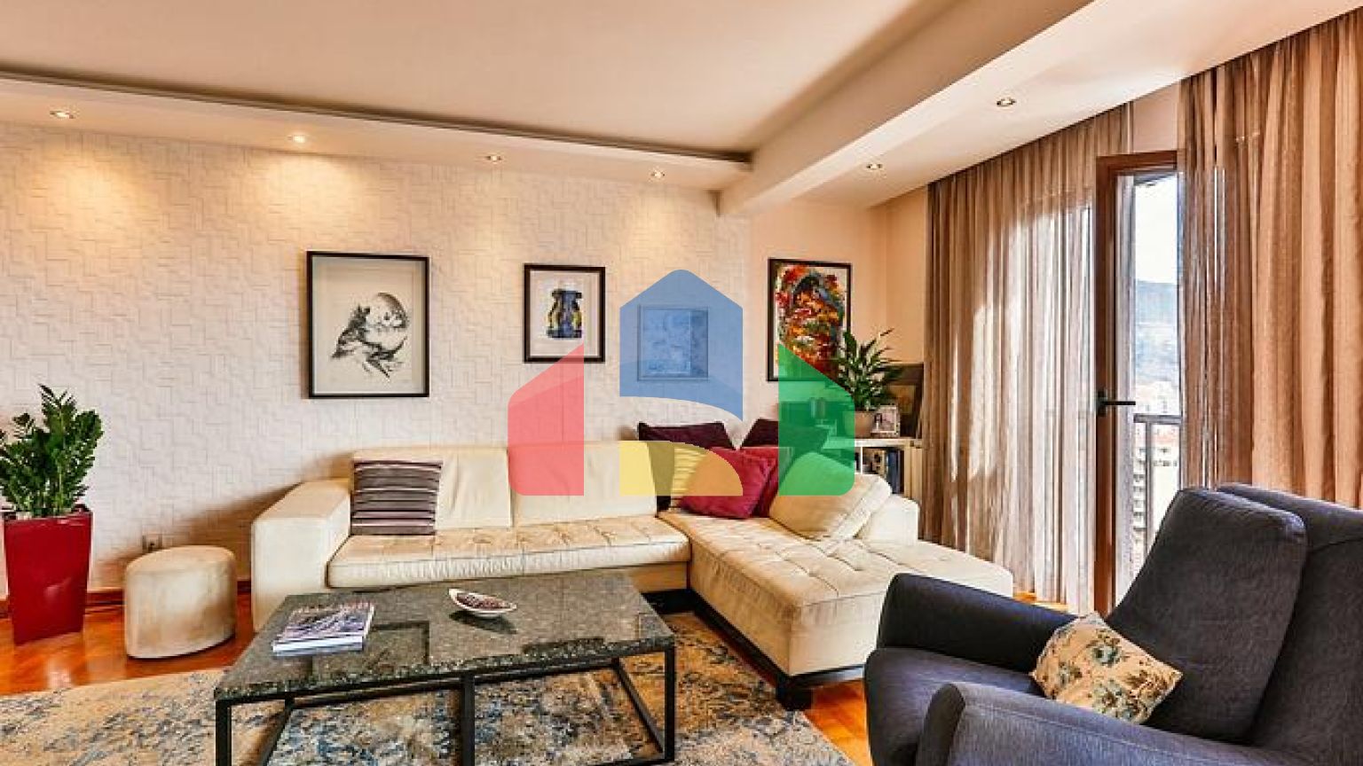 Роскошная квартира-дюплекс в Будве