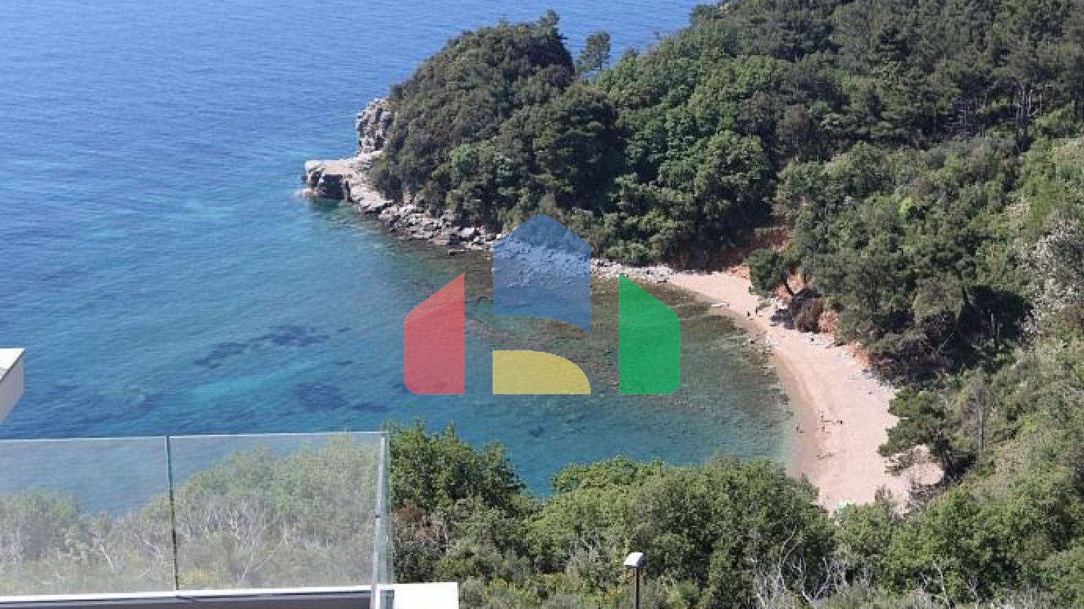 Шикарные виллы в Будве