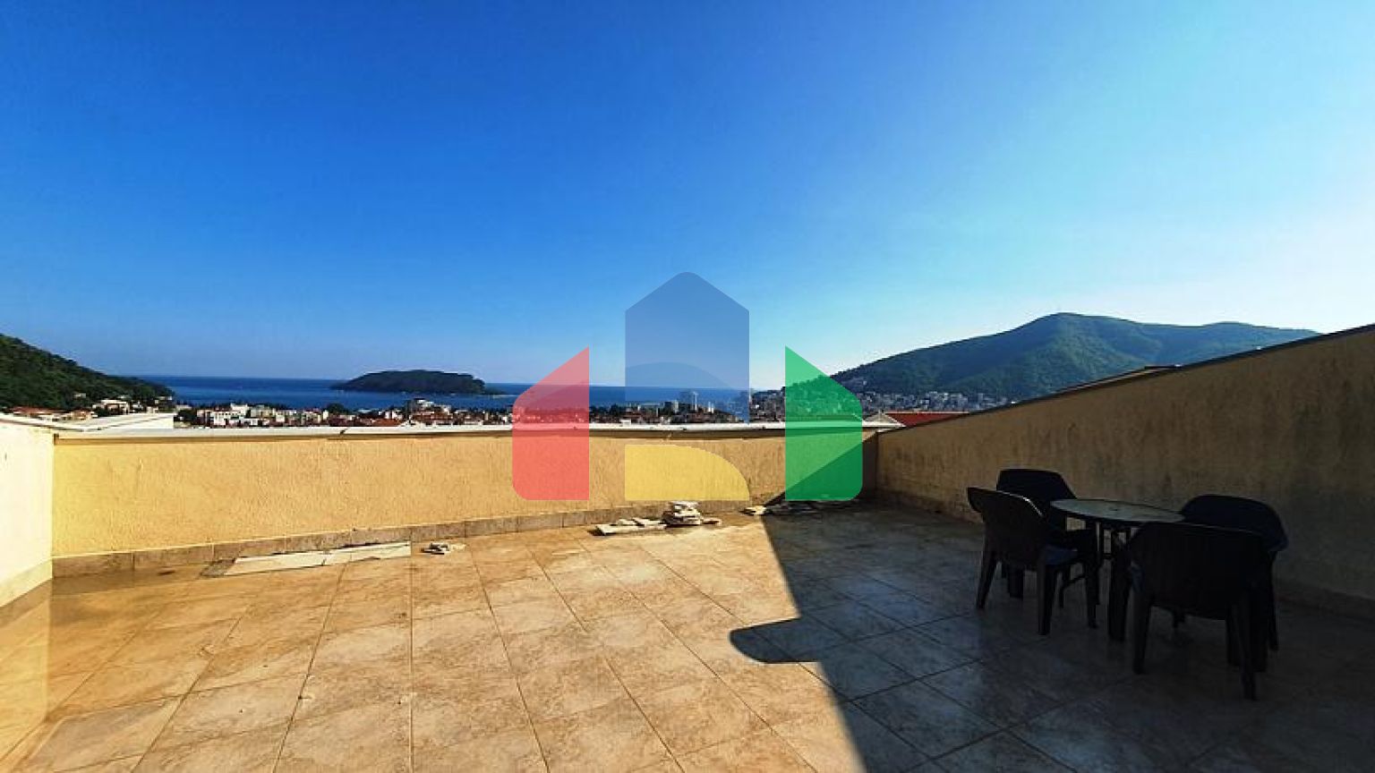 Дуплекс с панорамным видом на Будву и море