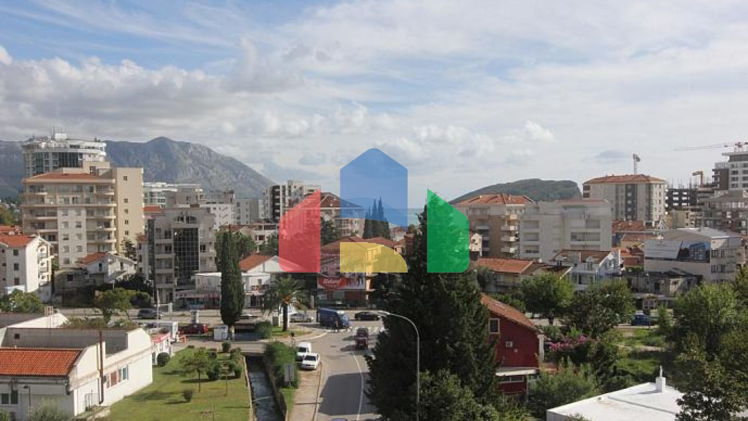 Просторная квартира в центре Будвы