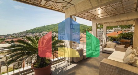 Penthouse in the heart of Budva with stunning city views