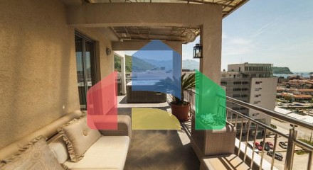 Penthouse in the heart of Budva with stunning city views