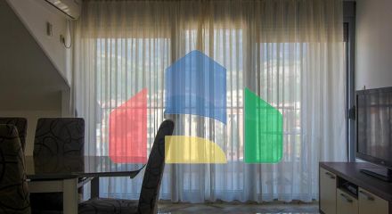 На продажу просторная квартира в Будве с видом на город