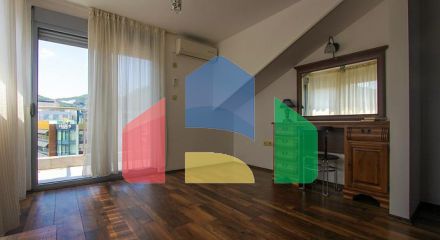 На продажу просторная квартира в Будве с видом на город