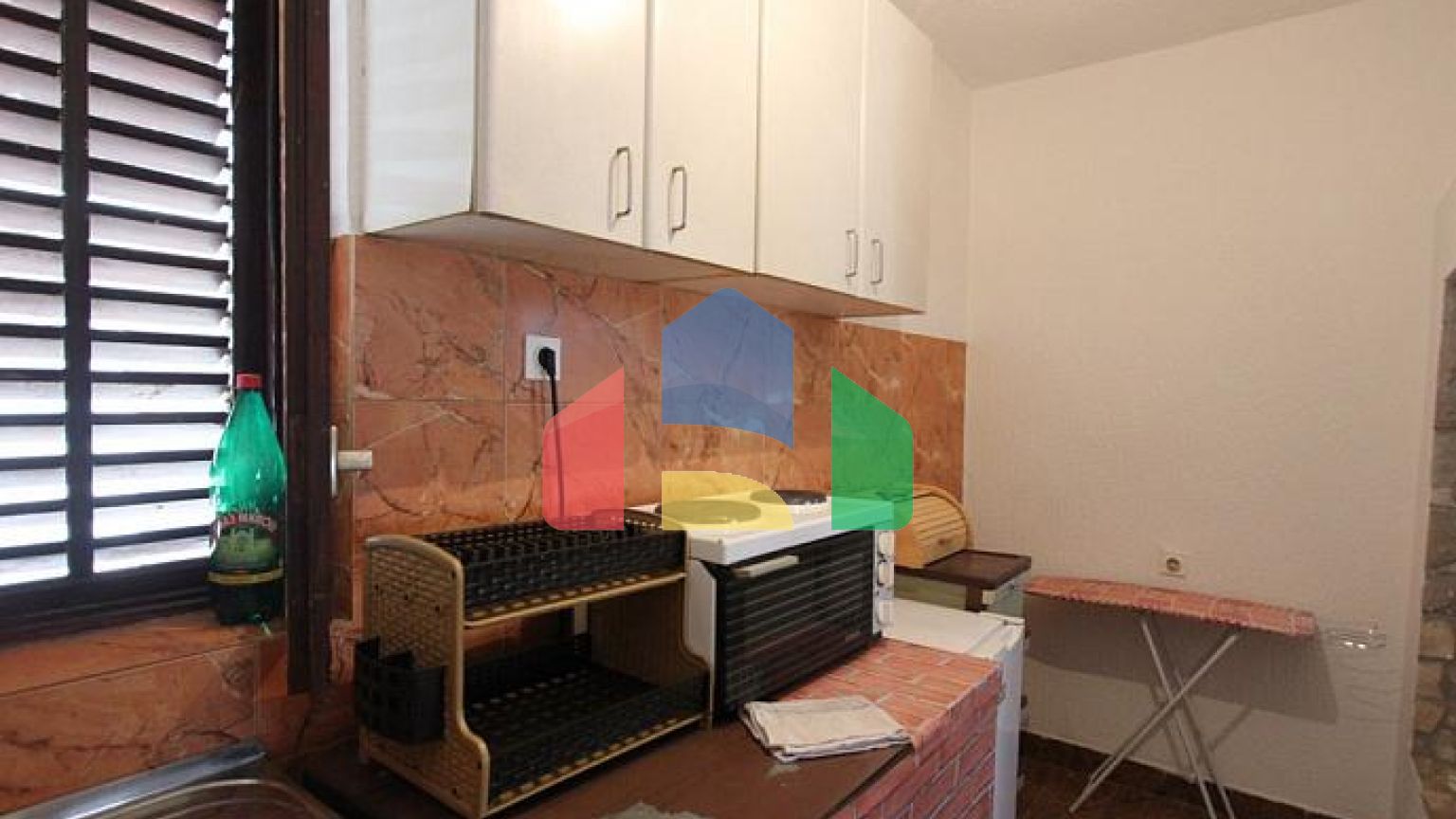 Трехэтажный дом в тихом районе Будвы