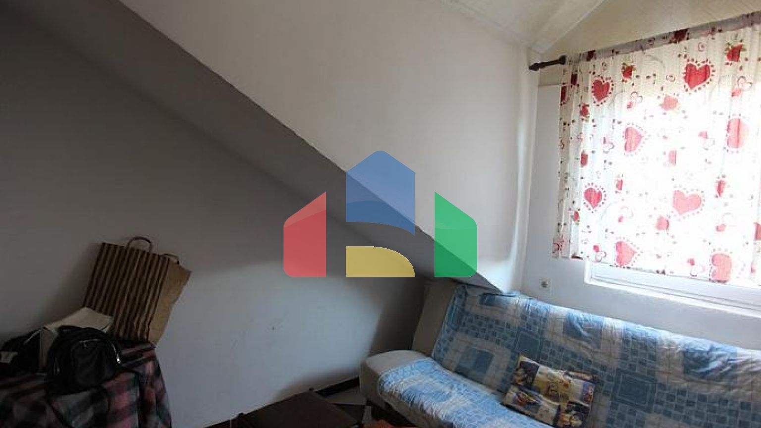 Трехэтажный дом в тихом районе Будвы