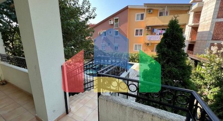 Apartment with two bedrooms in a house with a pool in Budva