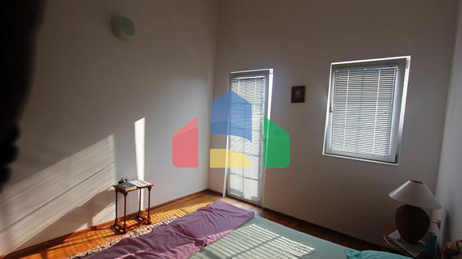 Две квартиры на втором этаже