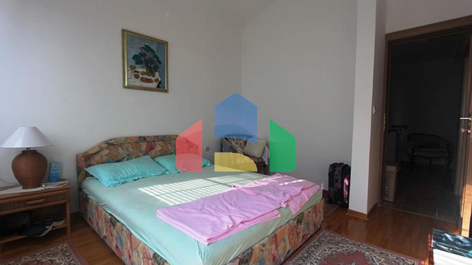 Две квартиры на втором этаже