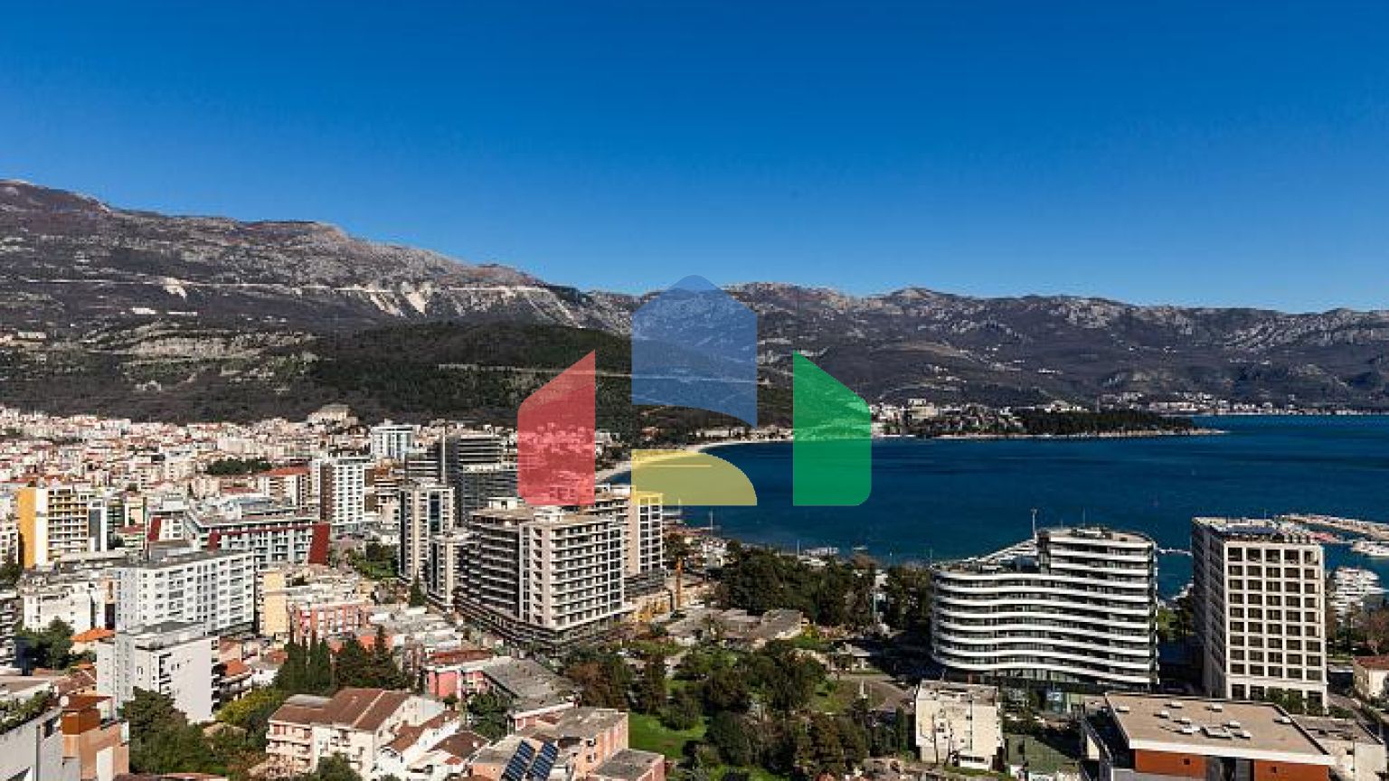 Светлая квартира с видом на море в Будве