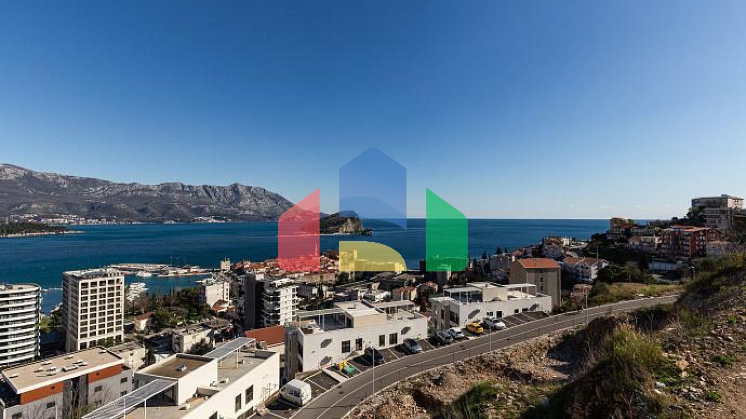 Светлая квартира с видом на море в Будве