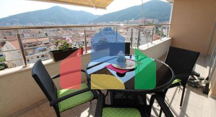 Дуплекс с двумя спальнями в Будве с видом на море